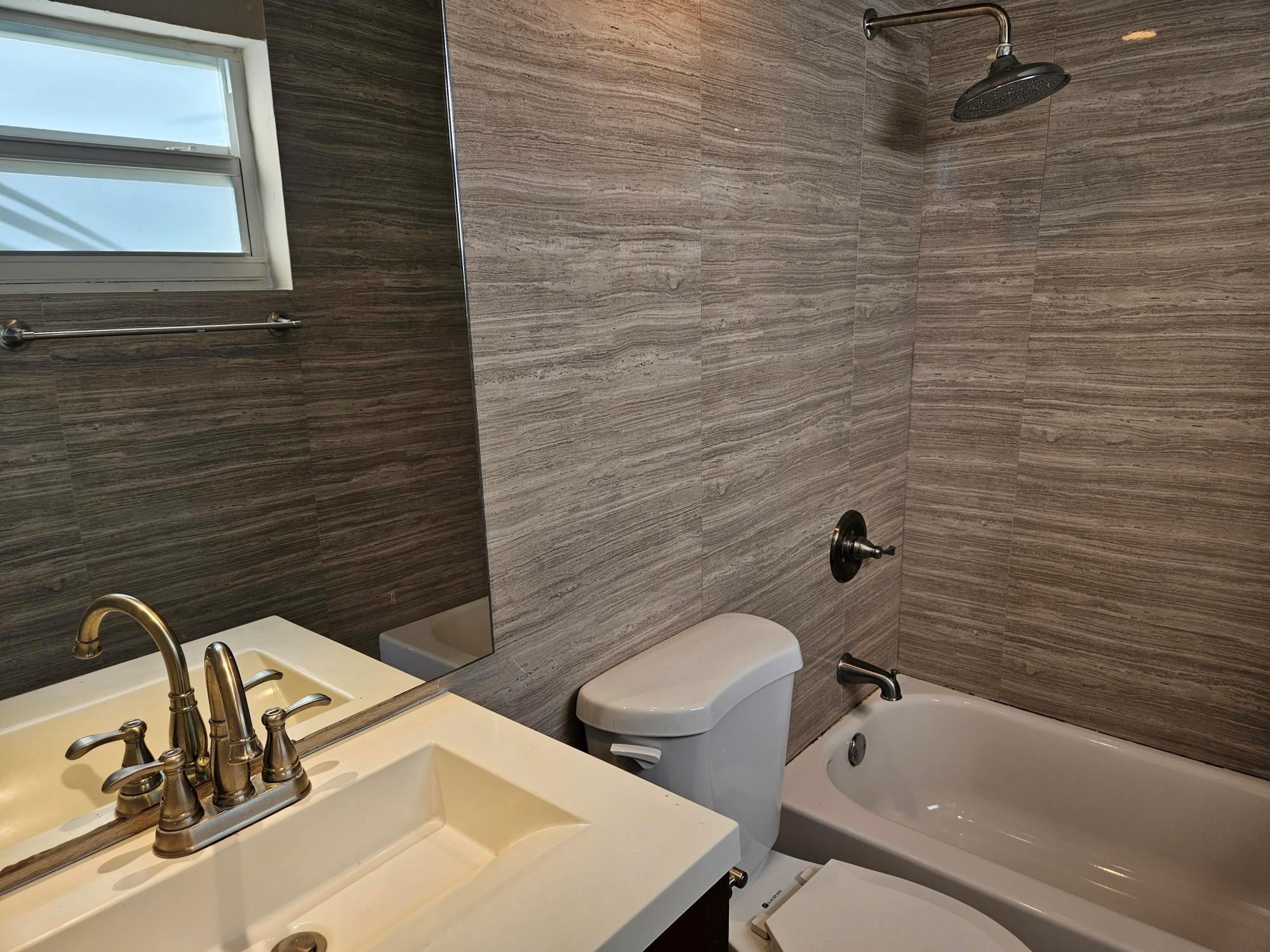 Oxford Court Condo - Residential Lease