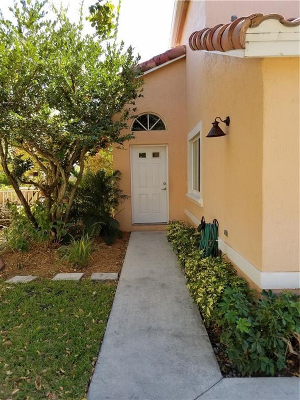 Photo of 1159 SE 6th Court, Dania Beach, FL 33004 (MLS # B26008742)