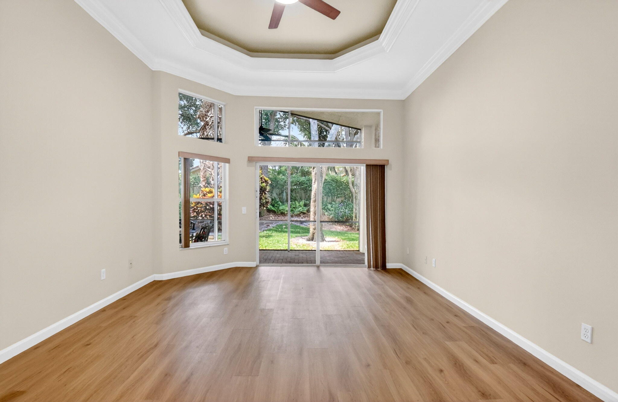 VALENCIA PALMS 6 - Residential Lease