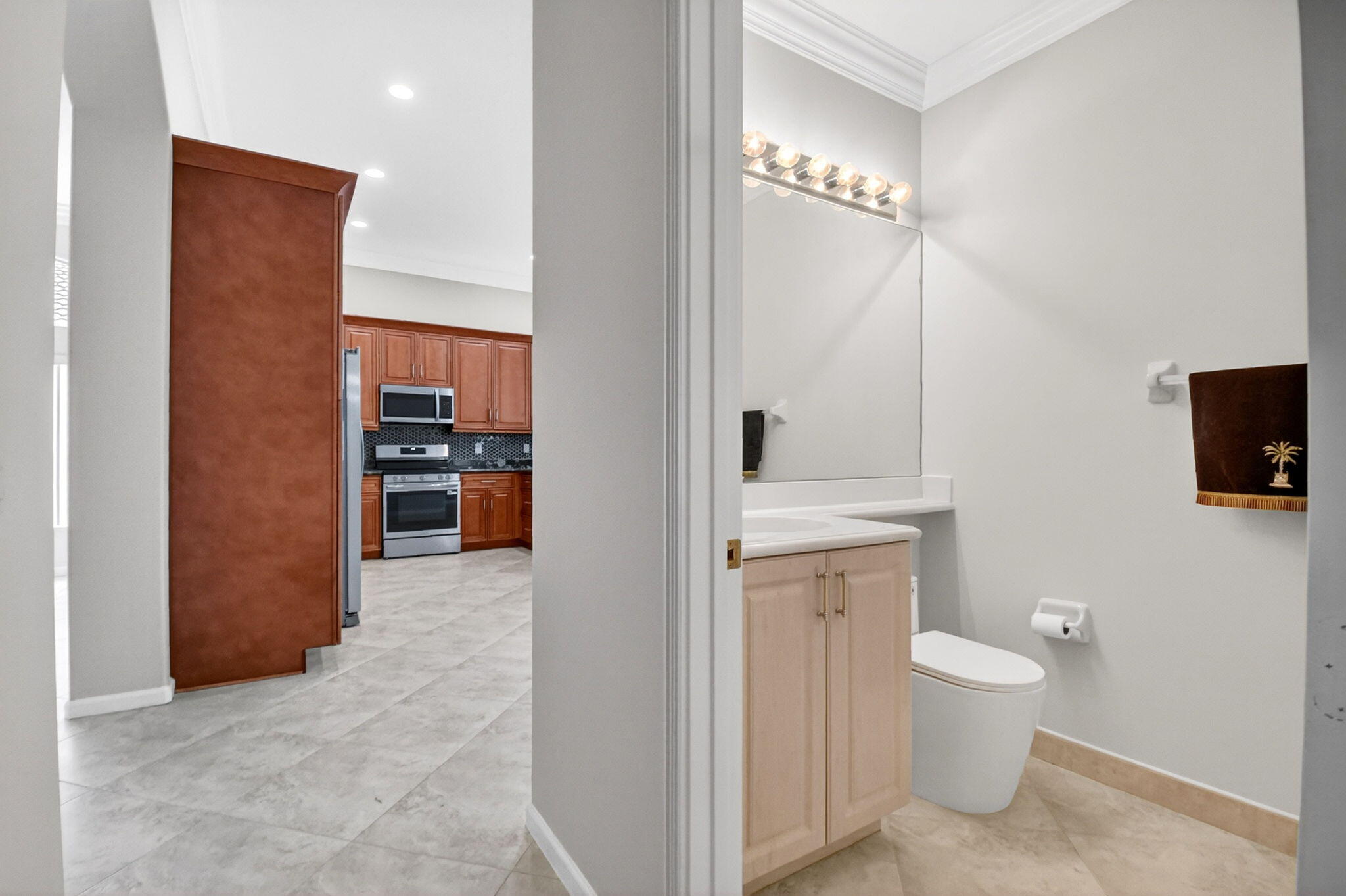 VALENCIA PALMS 6 - Residential Lease