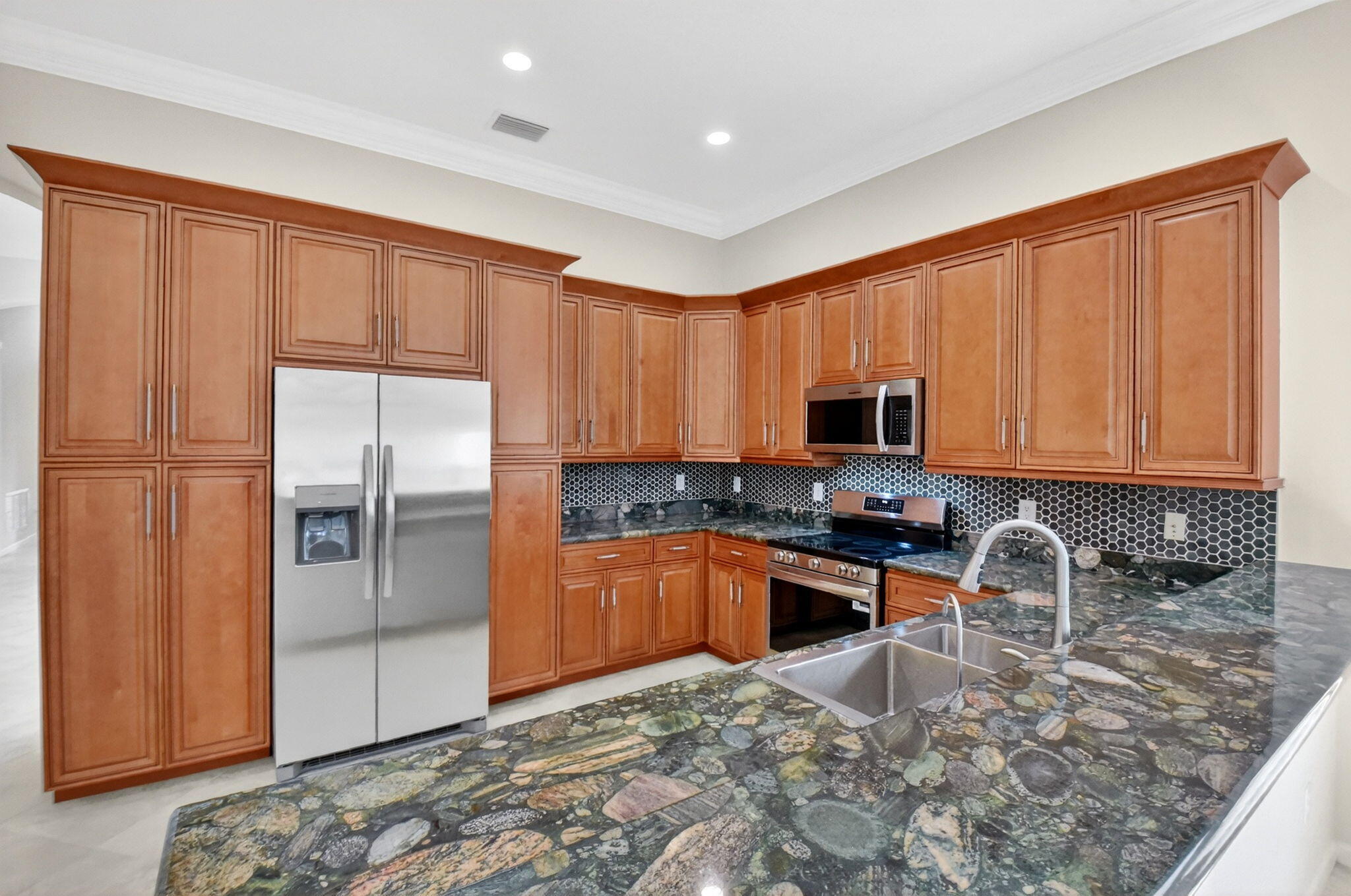 VALENCIA PALMS 6 - Residential Lease