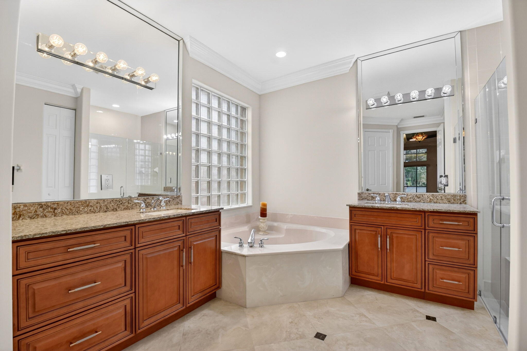 VALENCIA PALMS 6 - Residential Lease