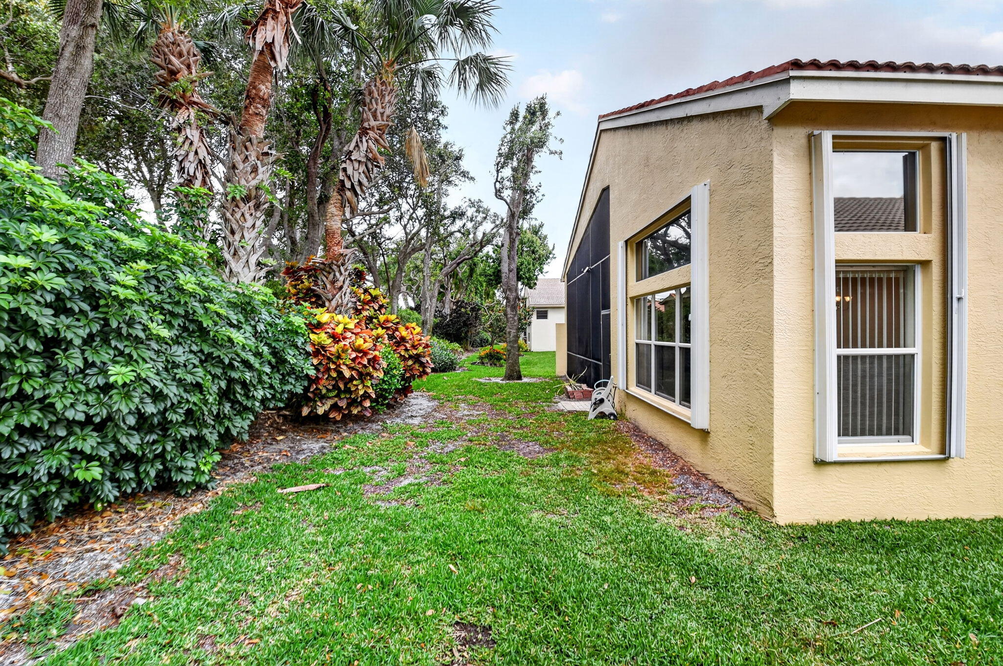 VALENCIA PALMS 6 - Residential Lease
