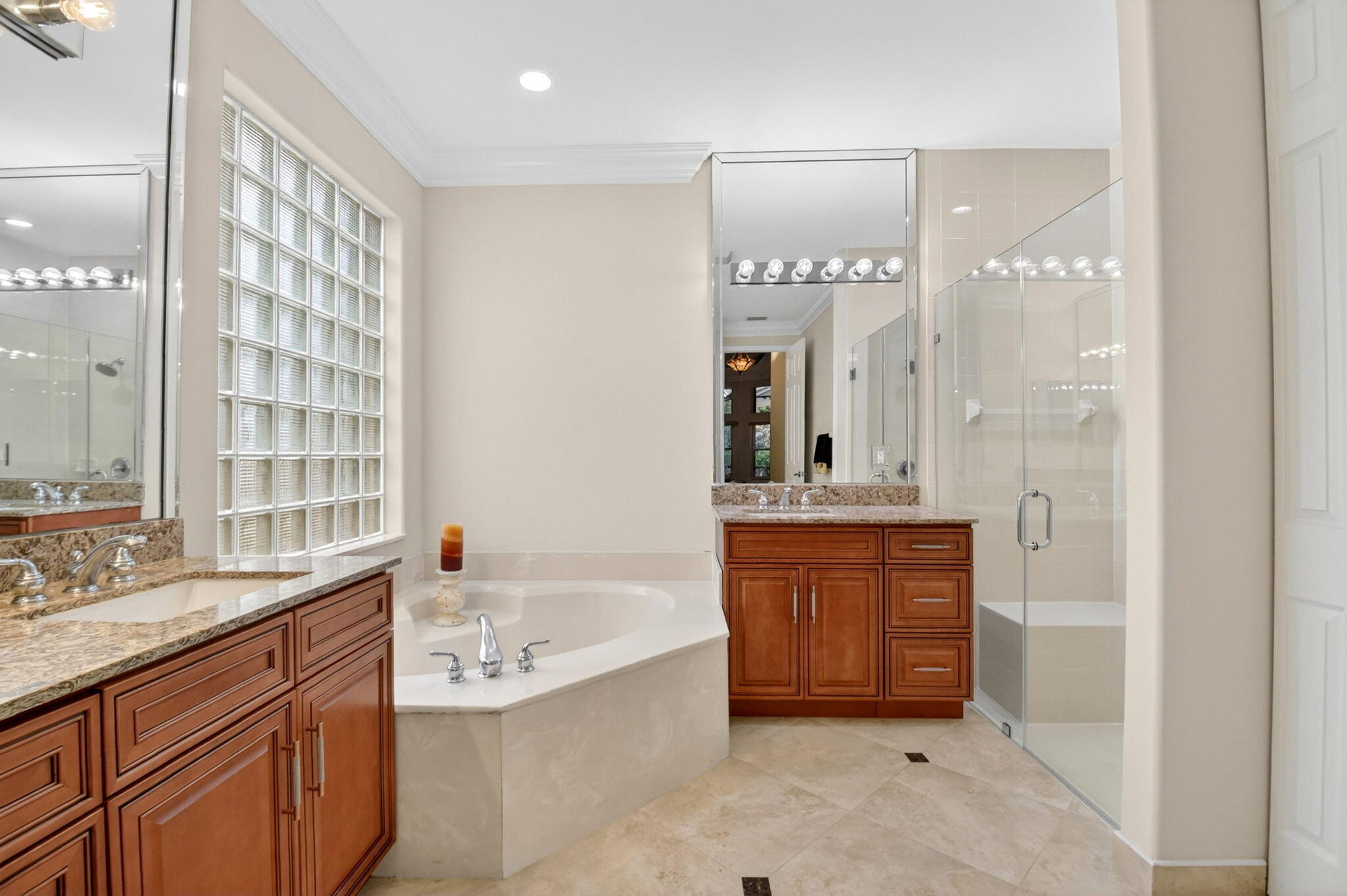 VALENCIA PALMS 6 - Residential Lease
