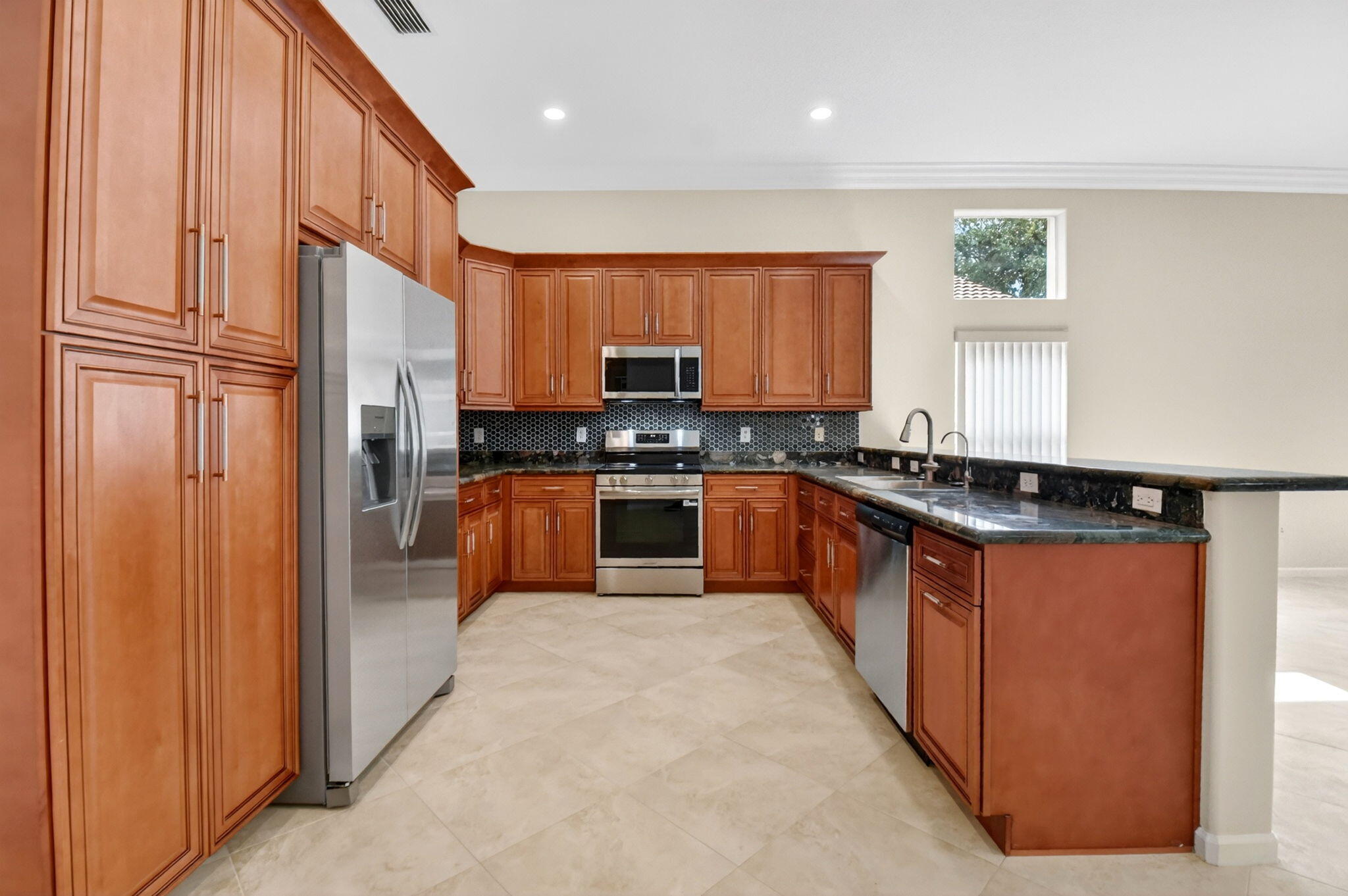 VALENCIA PALMS 6 - Residential Lease