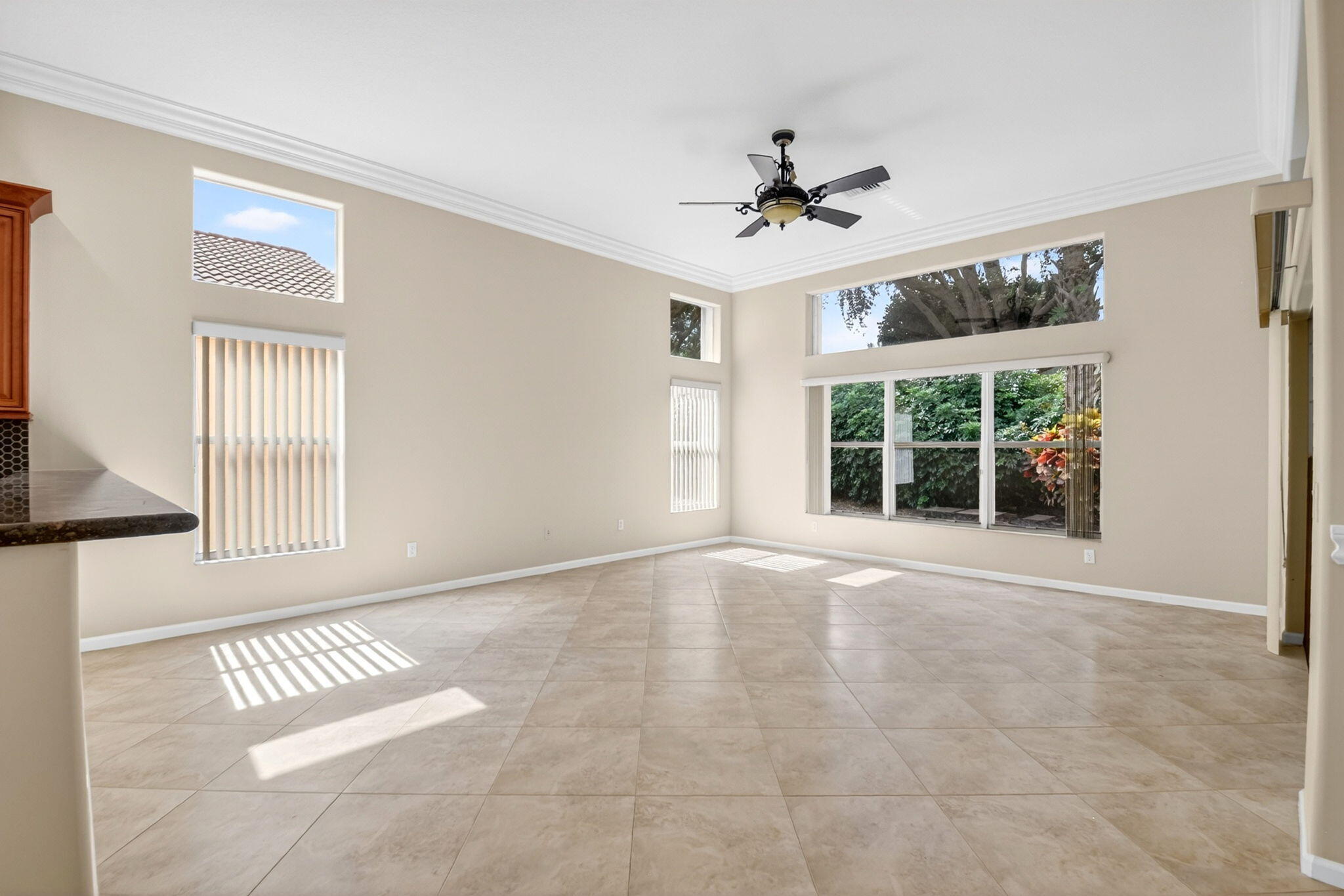 VALENCIA PALMS 6 - Residential Lease