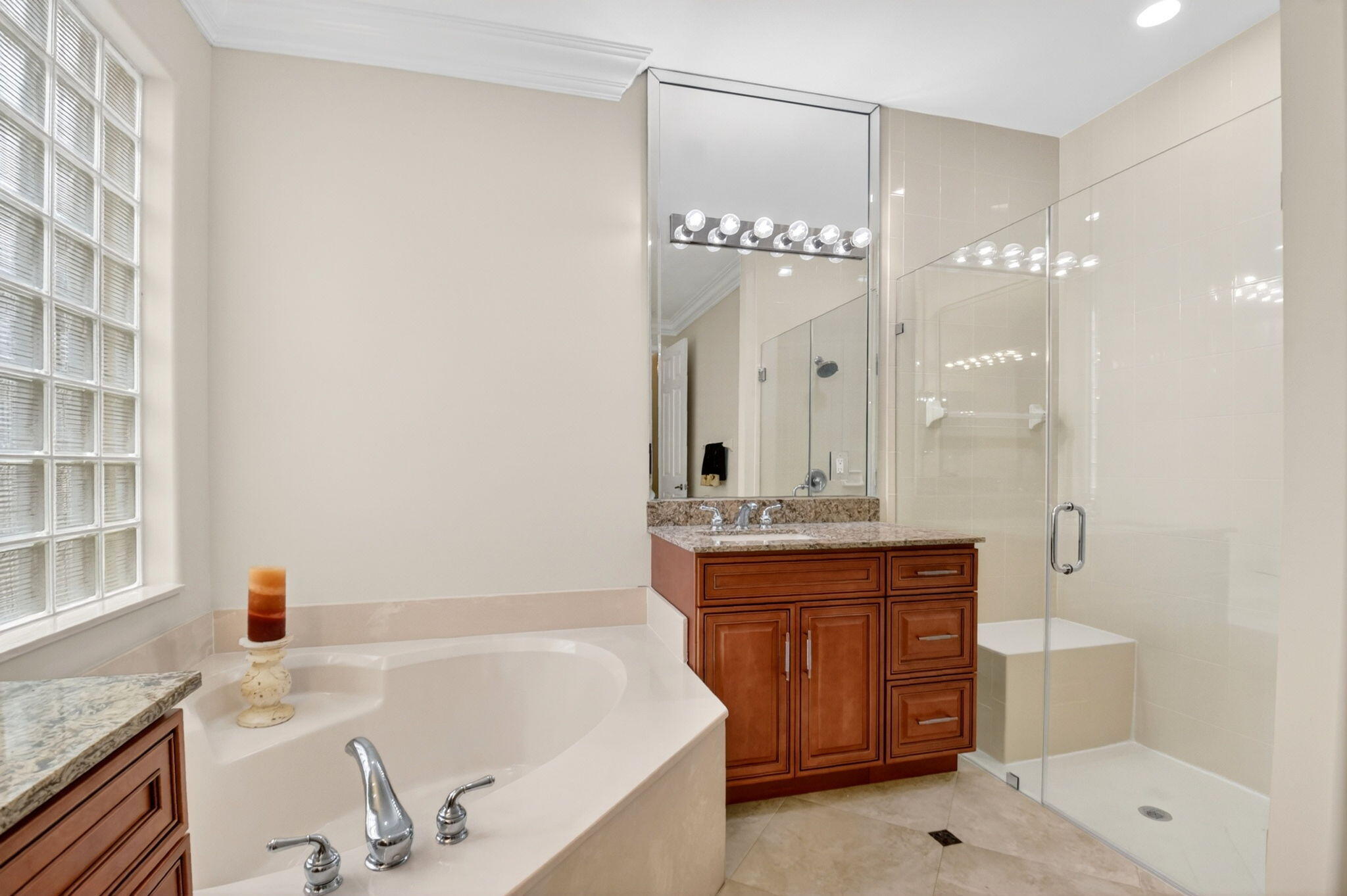 VALENCIA PALMS 6 - Residential Lease