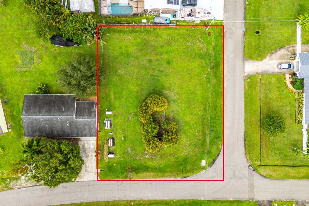 Photo of 721 SE Fallon Drive, Port Saint Lucie, FL 34983 (MLS # R11122990)