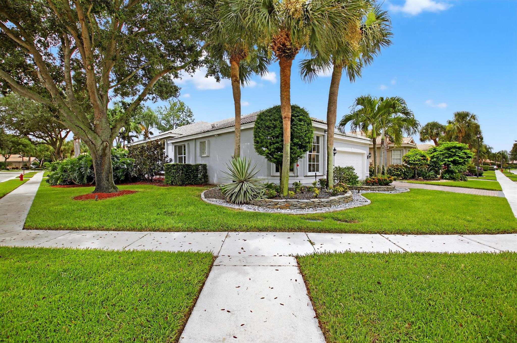 7236 Maple Ridge Trail