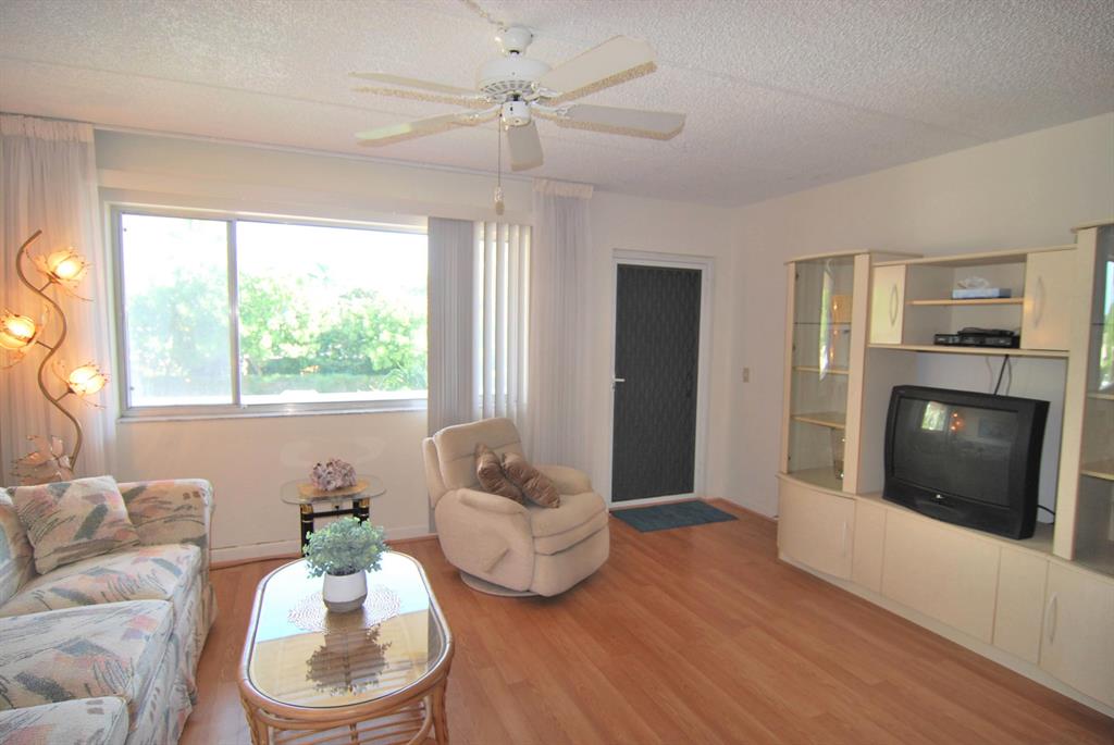 VILLAGE GREEN KENSINGTON CONDO - Residential