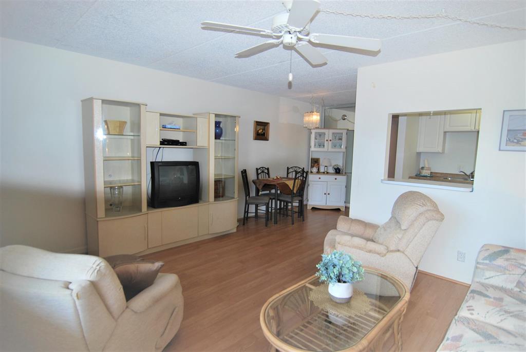 VILLAGE GREEN KENSINGTON CONDO - Residential