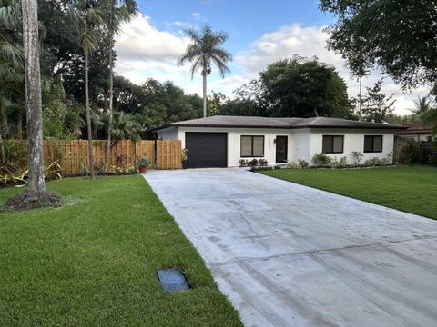 2454 SW 30th Ave Fort Lauderdale FL 33312