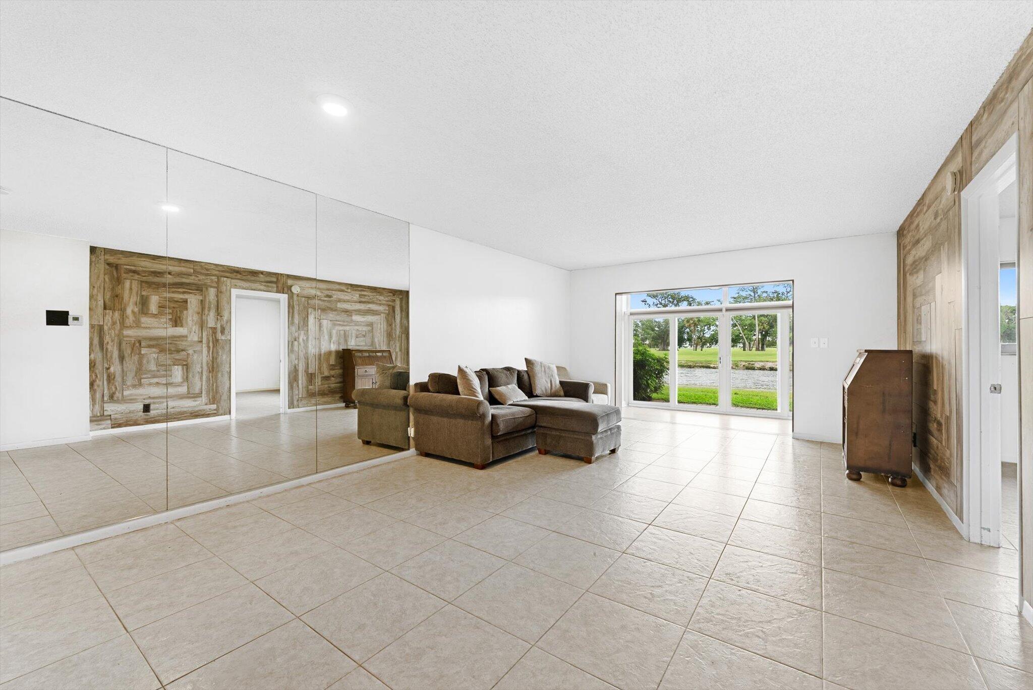 ORIOLE GOLF & TENNIS CLUB CONDO - Residential