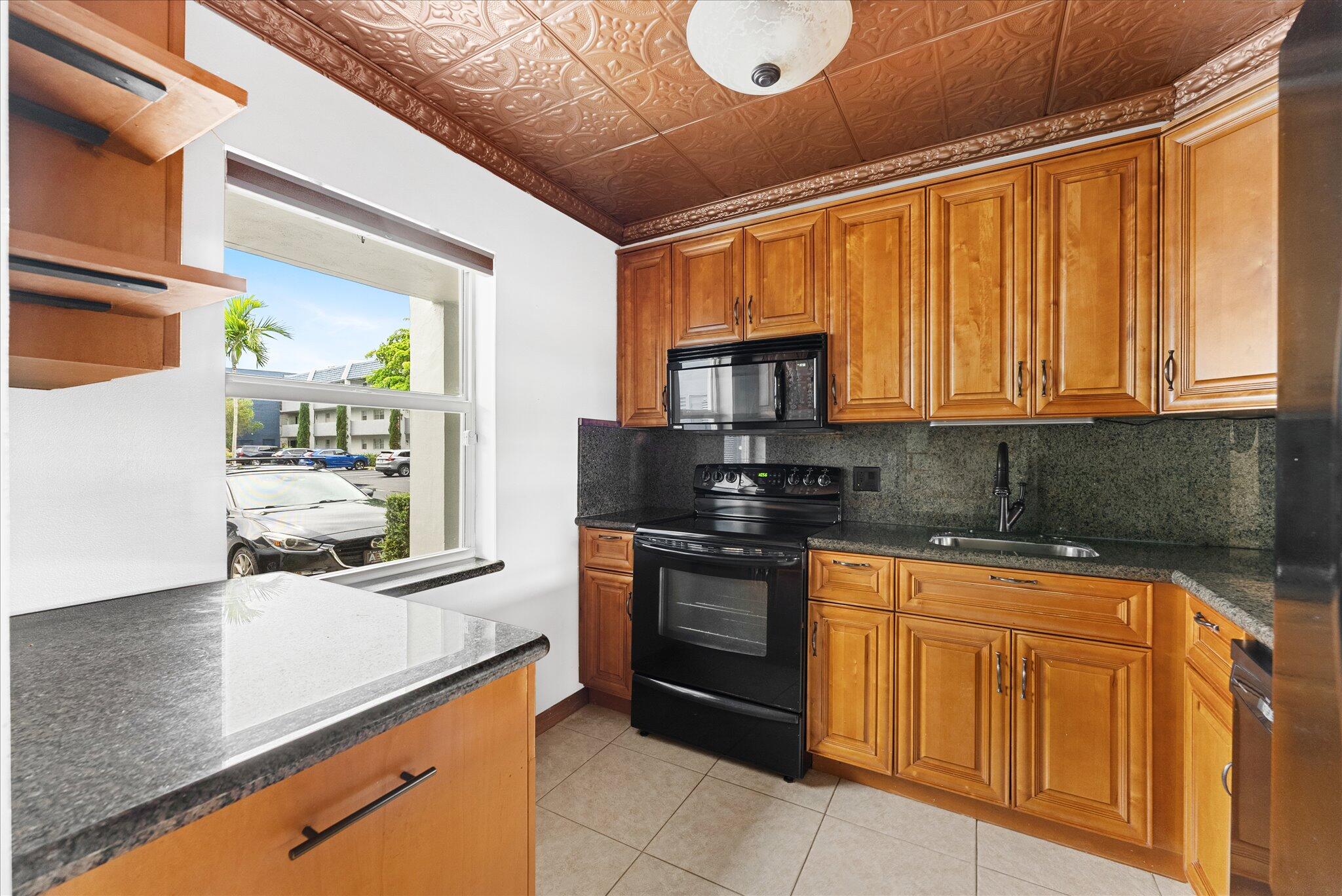 ORIOLE GOLF & TENNIS CLUB CONDO - Residential