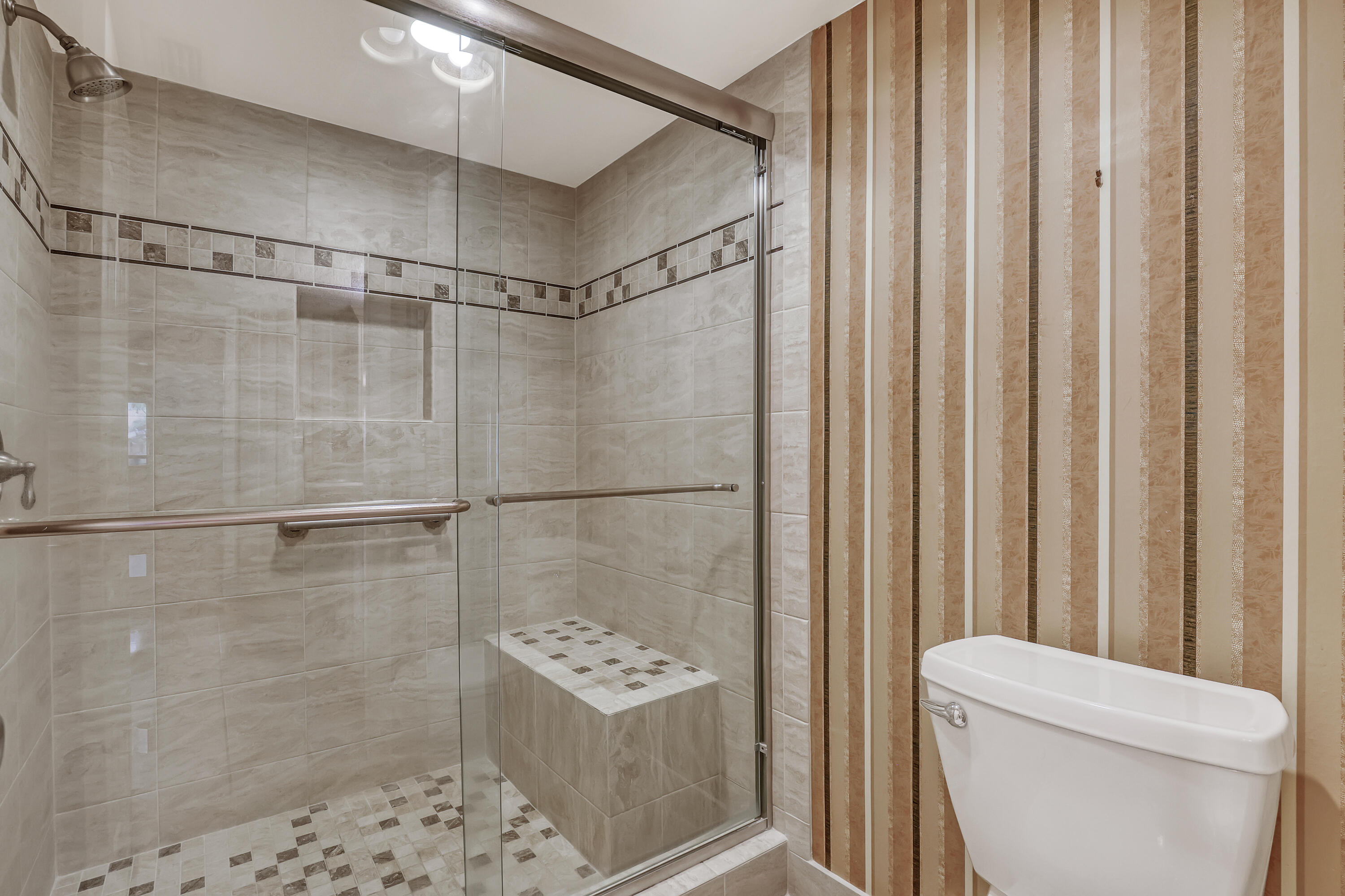 PALM GREENS AT VILLA DEL RAY CONDO - Residential