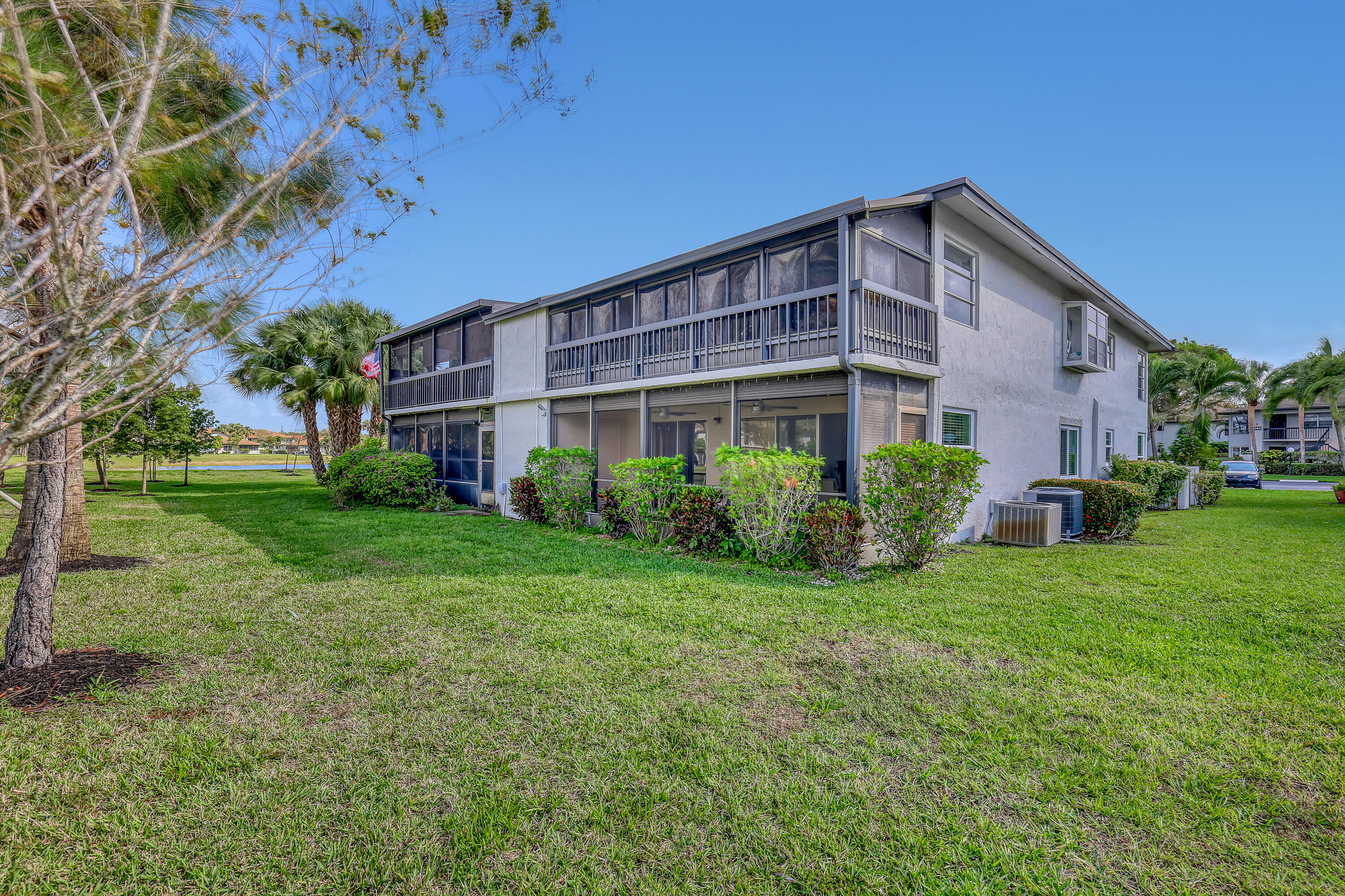 PALM GREENS AT VILLA DEL RAY CONDO - Residential
