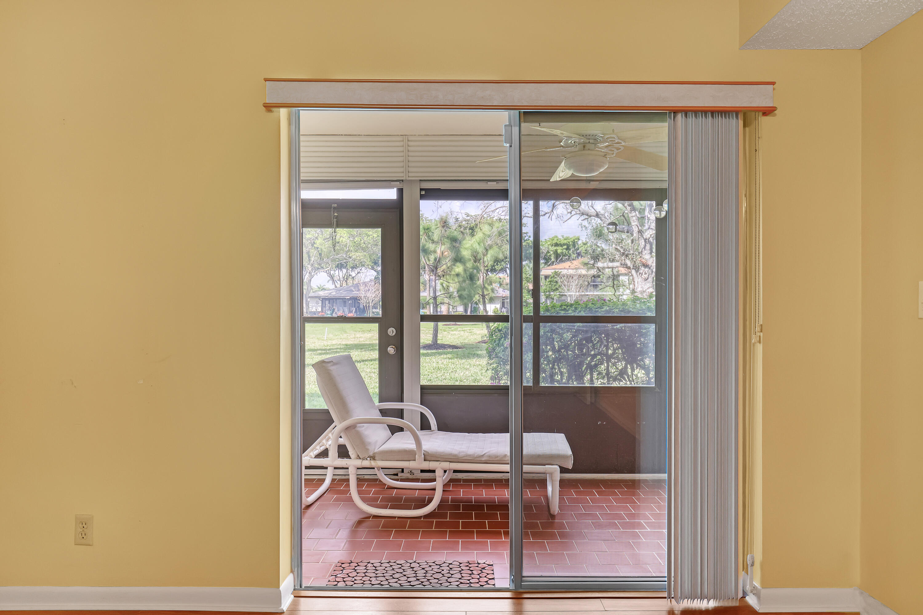 PALM GREENS AT VILLA DEL RAY CONDO - Residential