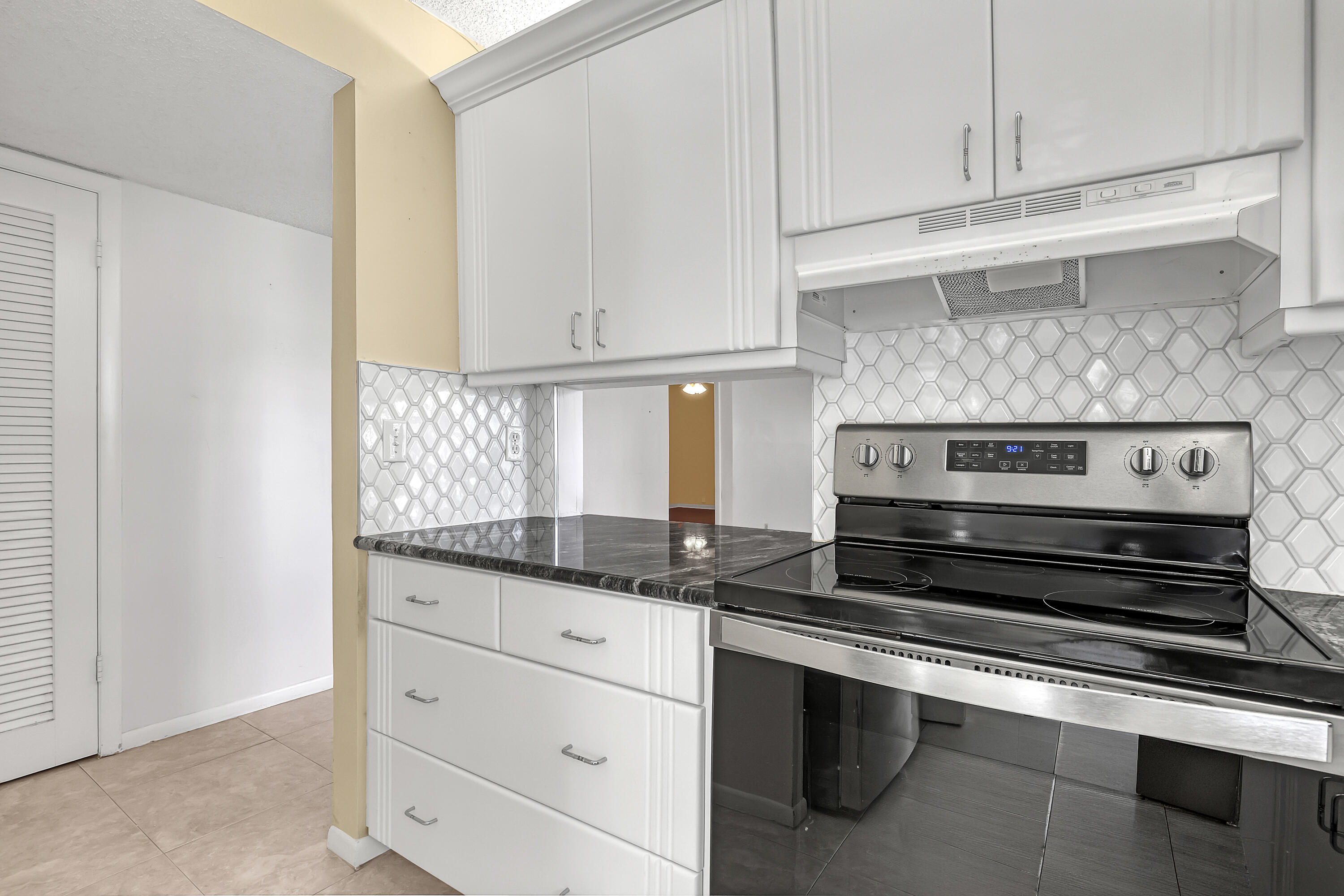 PALM GREENS AT VILLA DEL RAY CONDO - Residential