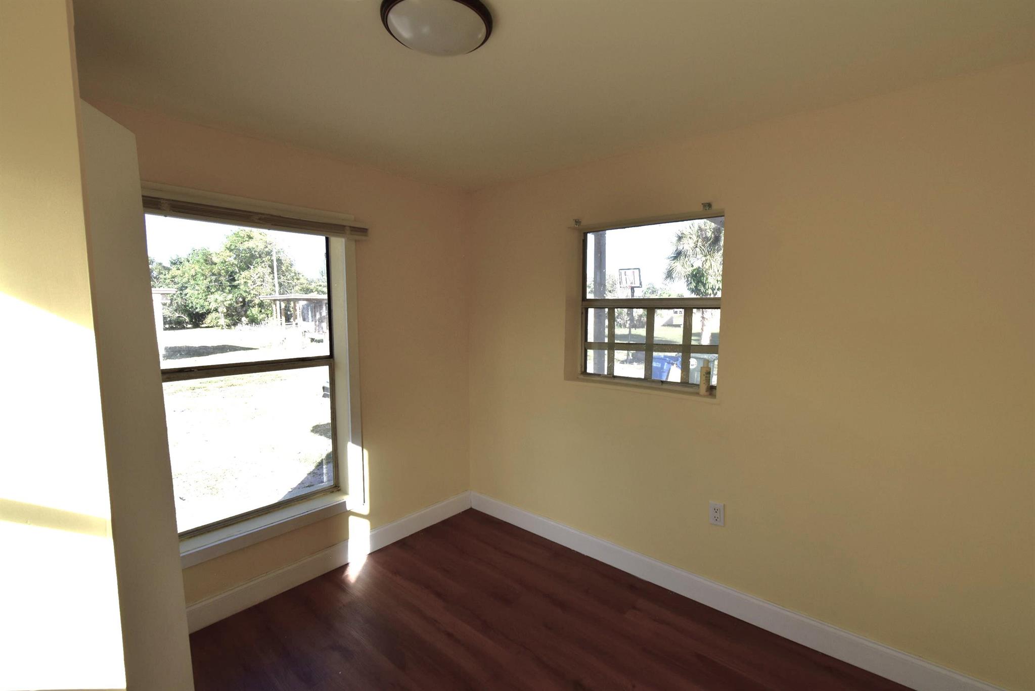 EMANCIPATION PARK - Residential Lease