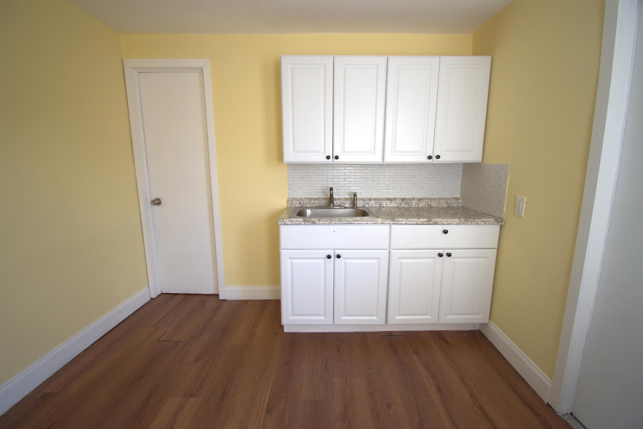 EMANCIPATION PARK - Residential Lease