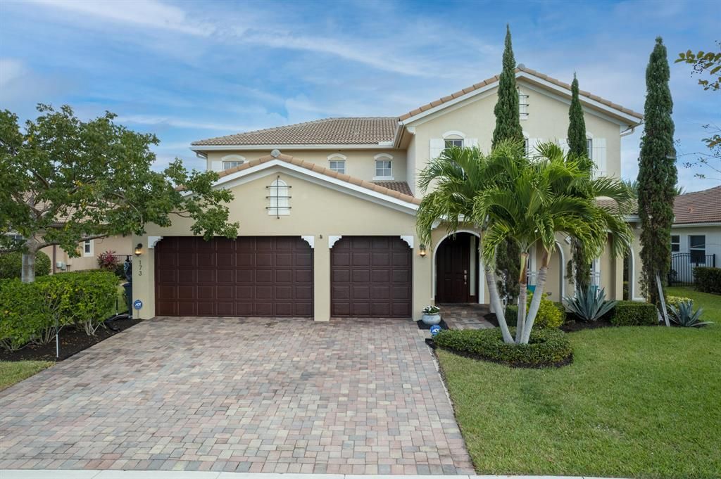 Photo of 173 Citadel Circle, Jupiter, FL 33458 (MLS # R10765118)
