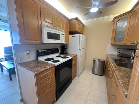 Tiny photo for 4032 Cambridge B #4032, Deerfield Beach, FL 33442 (MLS # F10542829)
