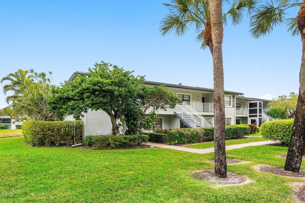Photo of 34 Southport Lane #A, Boynton Beach, FL 33436 (MLS # R11161533)