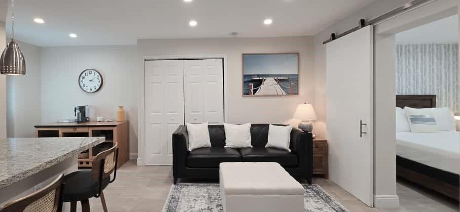 1215 NE 13th Ave