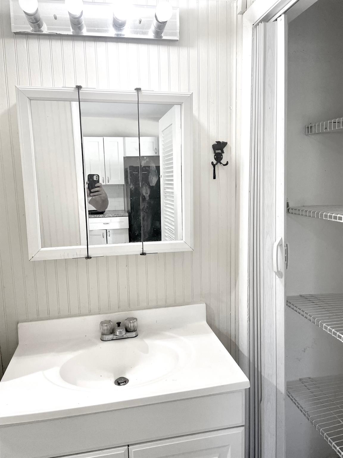 Hollywood Country Estates - Residential Income