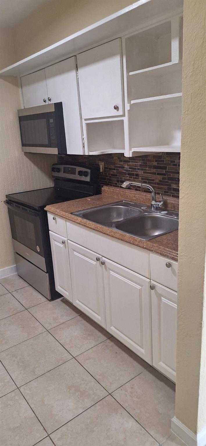 Hollywood Country Estates - Residential Income