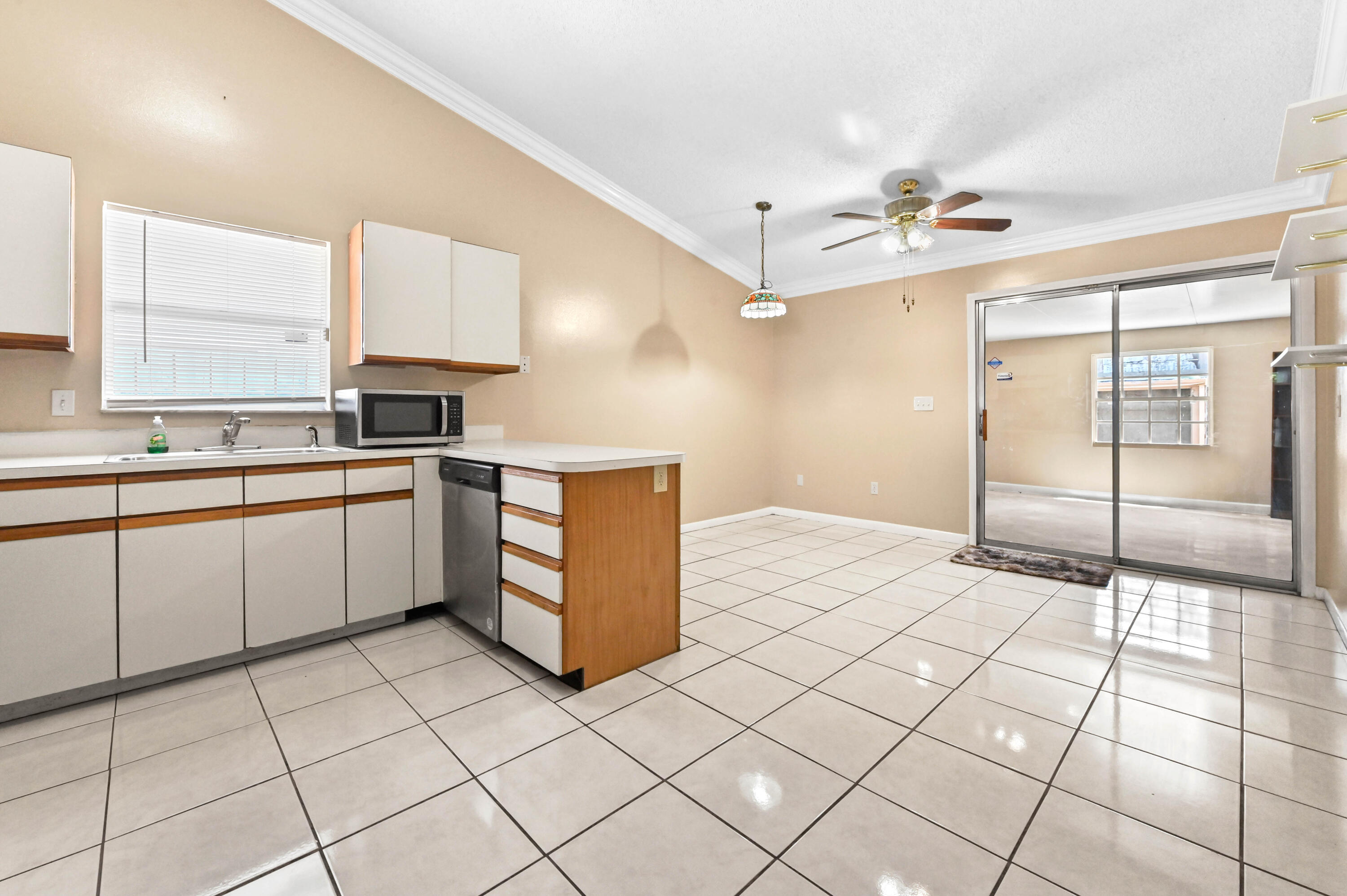 COUNTRYWOOD - Residential