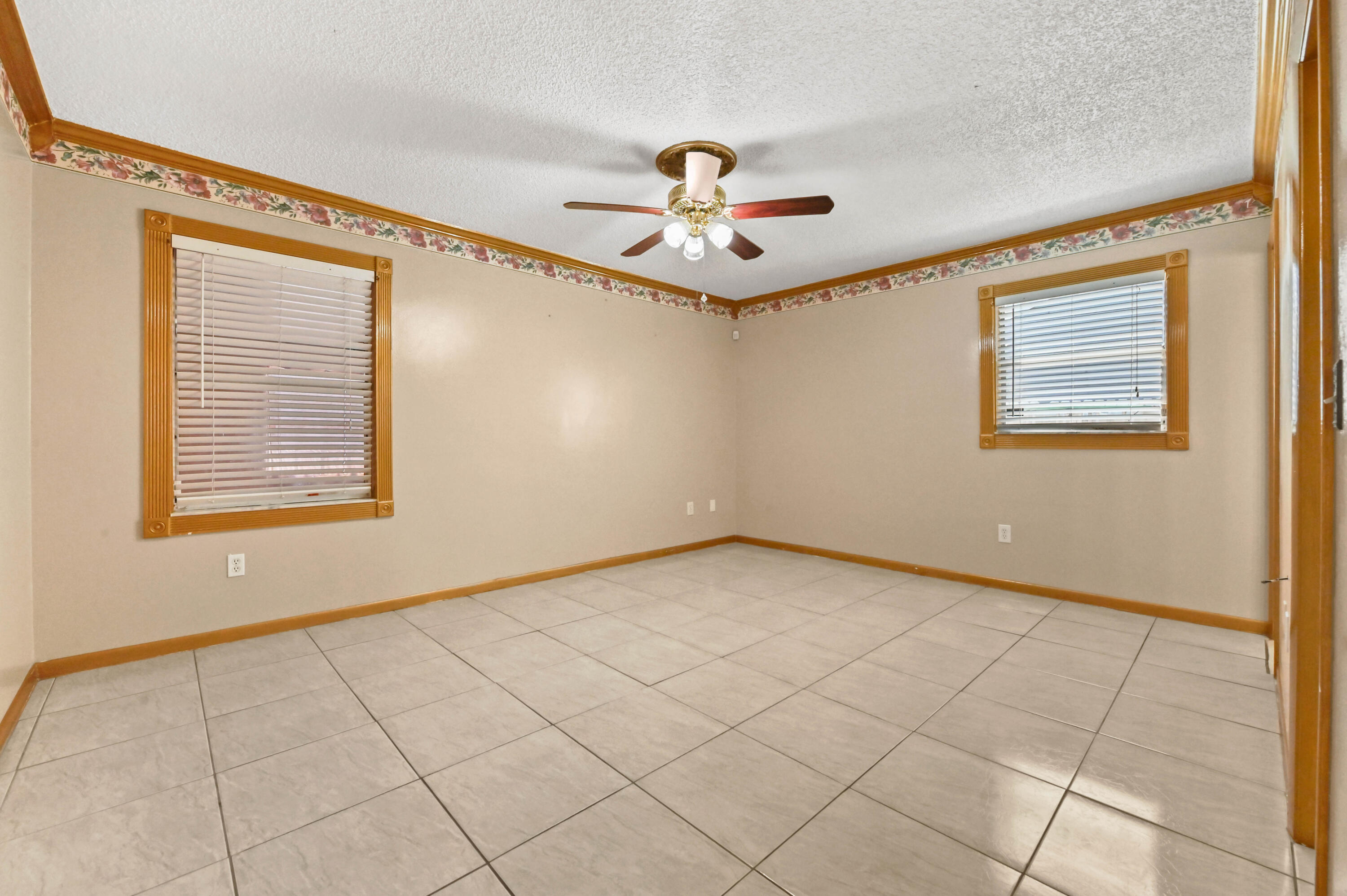 COUNTRYWOOD - Residential