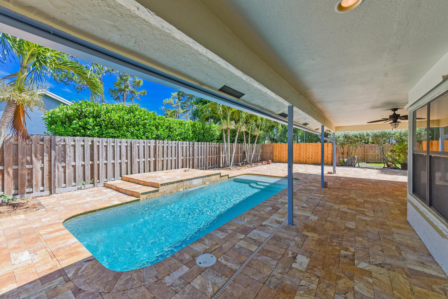 GREENVIEW SHORES 1 OF WELLINGTON - Residential Lease
