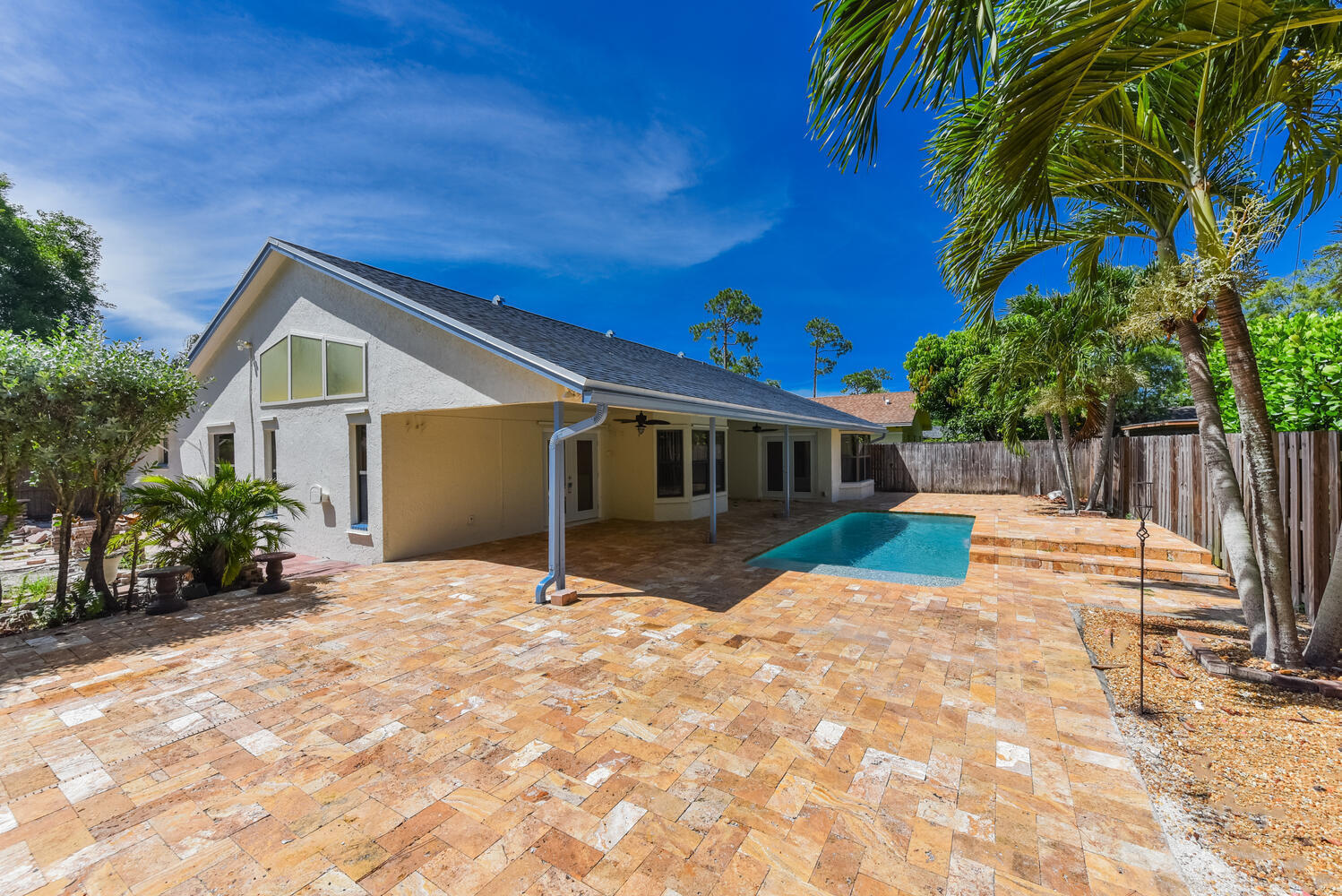 GREENVIEW SHORES 1 OF WELLINGTON - Residential Lease