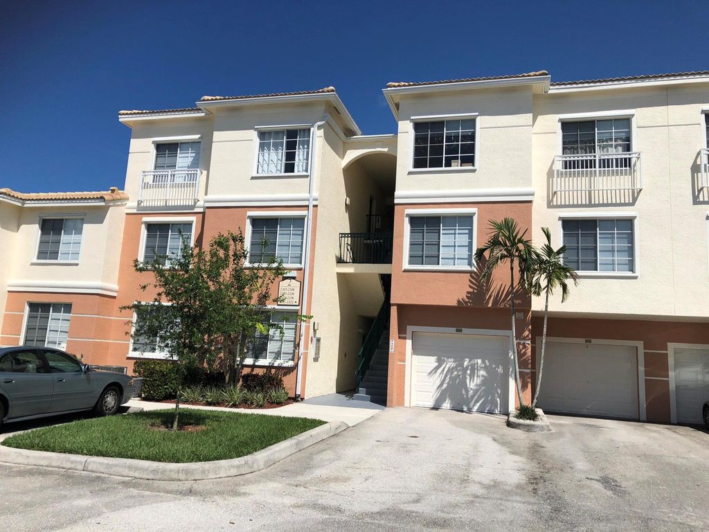 Photo of 2206 Myrtlewood Circle Circle E, Palm Beach Gardens, FL 33418 (MLS # R10913048)