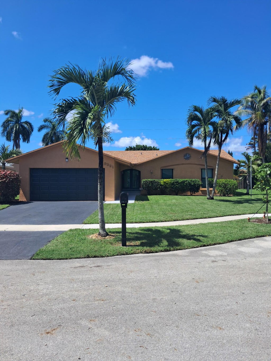 Photo of 9321 NW 43RD Manor S, Sunrise, FL 33351 (MLS # B26064512)