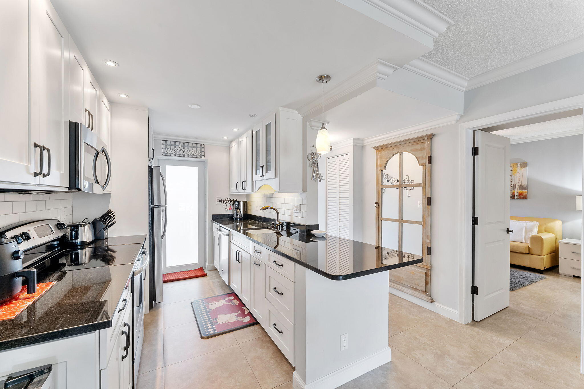 PENTHOUSE NORTH CONDO - Residential