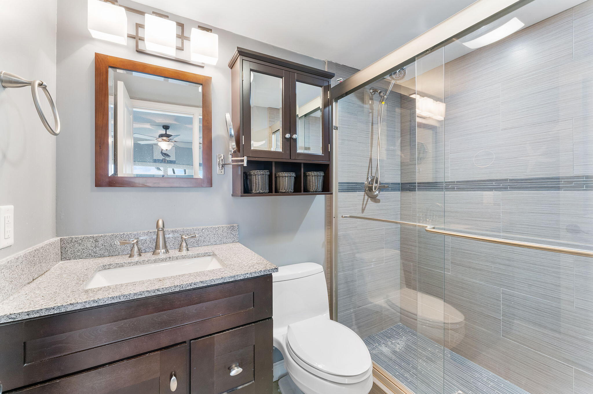 PENTHOUSE NORTH CONDO - Residential