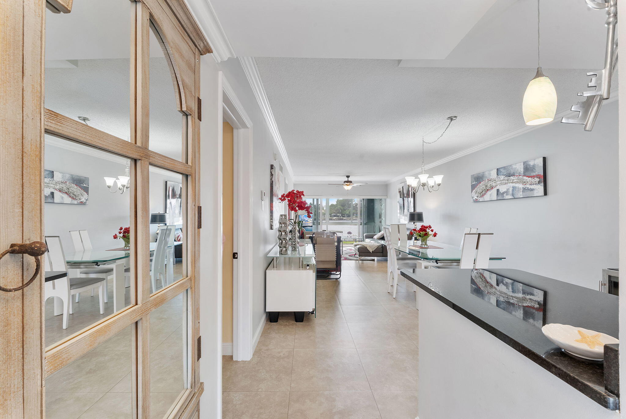 PENTHOUSE NORTH CONDO - Residential