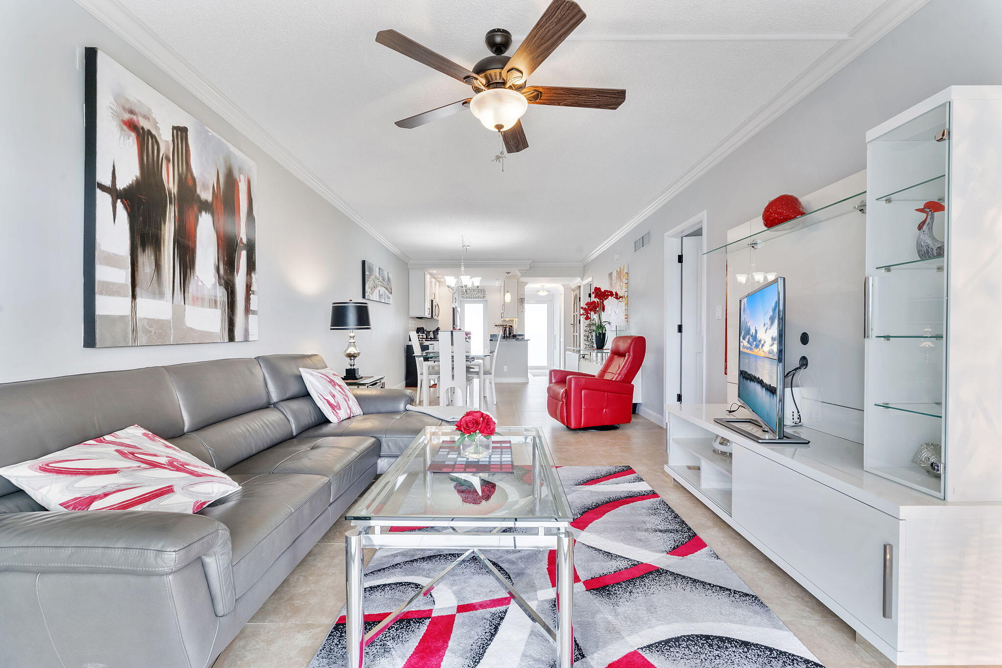 PENTHOUSE NORTH CONDO - Residential