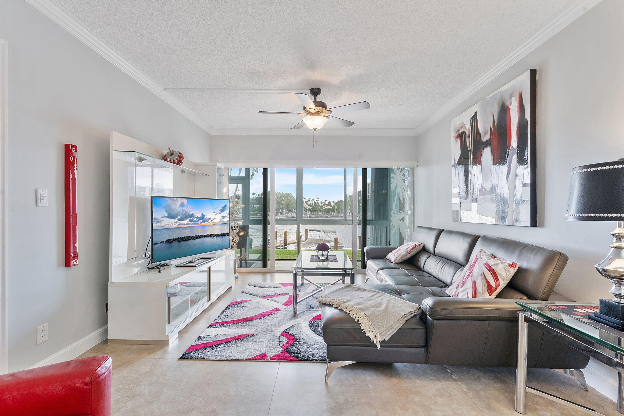 PENTHOUSE NORTH CONDO - Residential