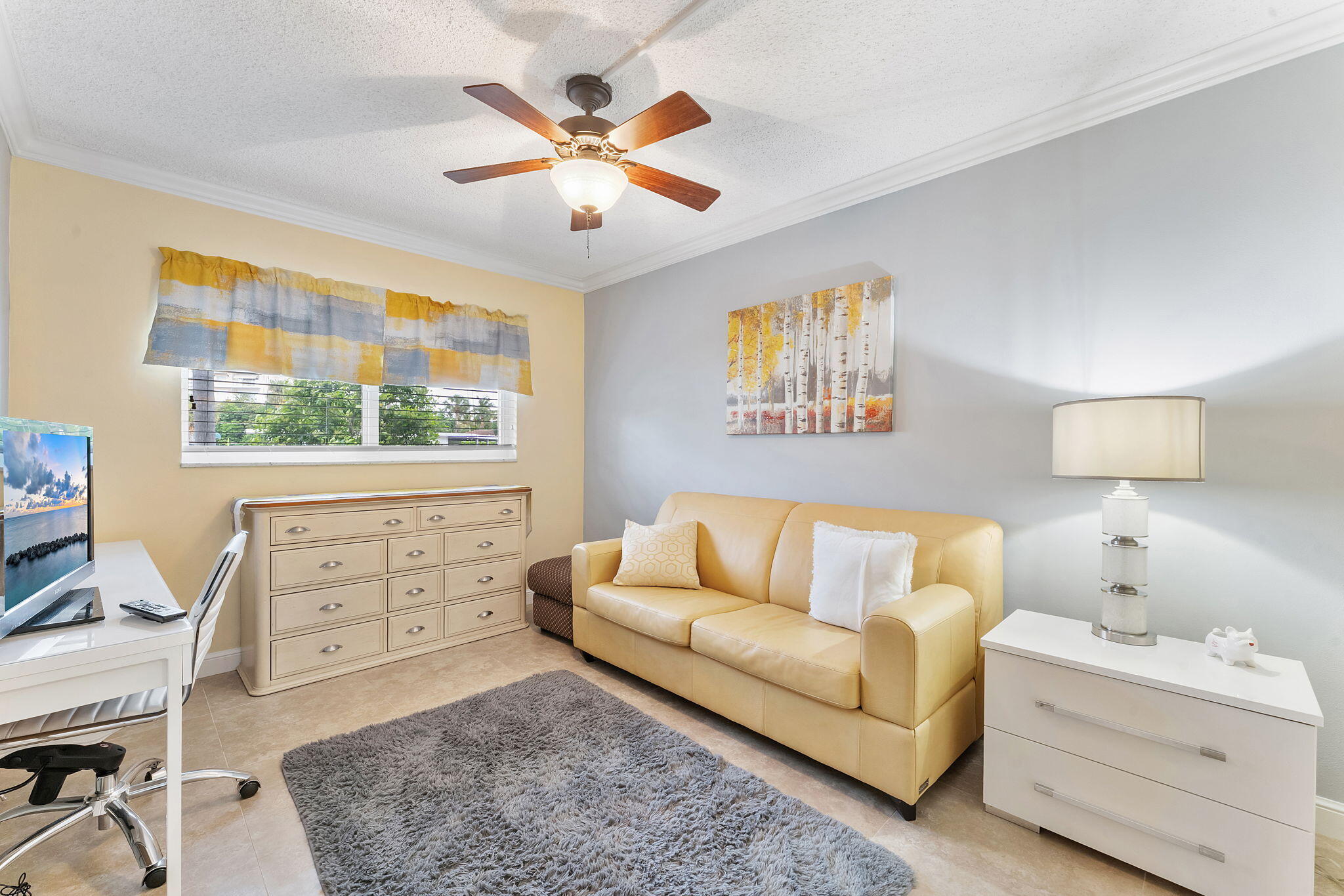 PENTHOUSE NORTH CONDO - Residential