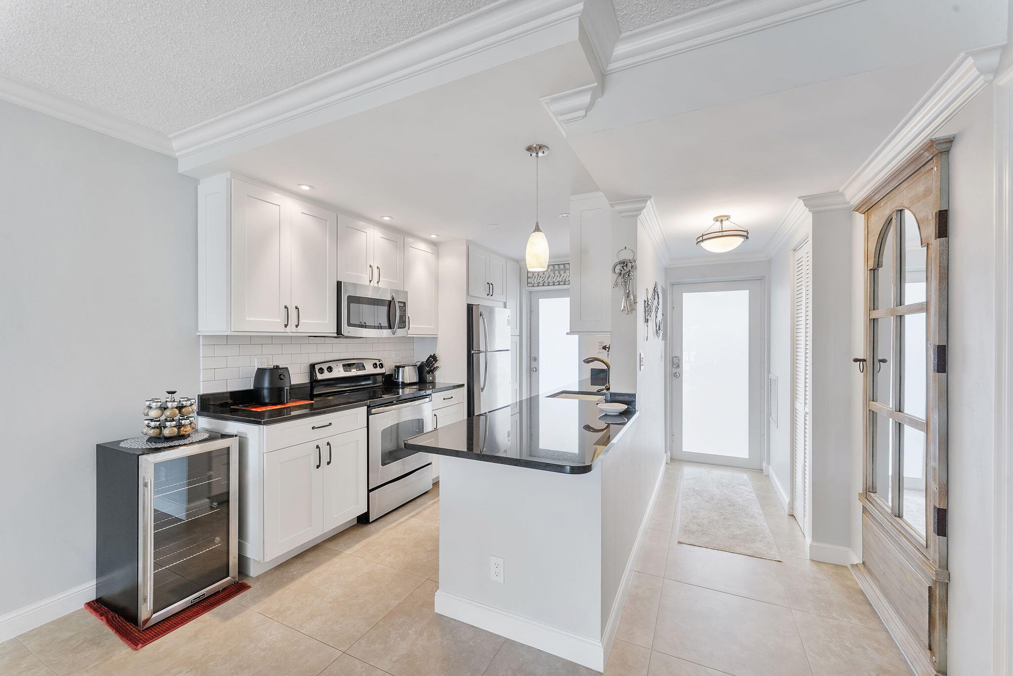 PENTHOUSE NORTH CONDO - Residential