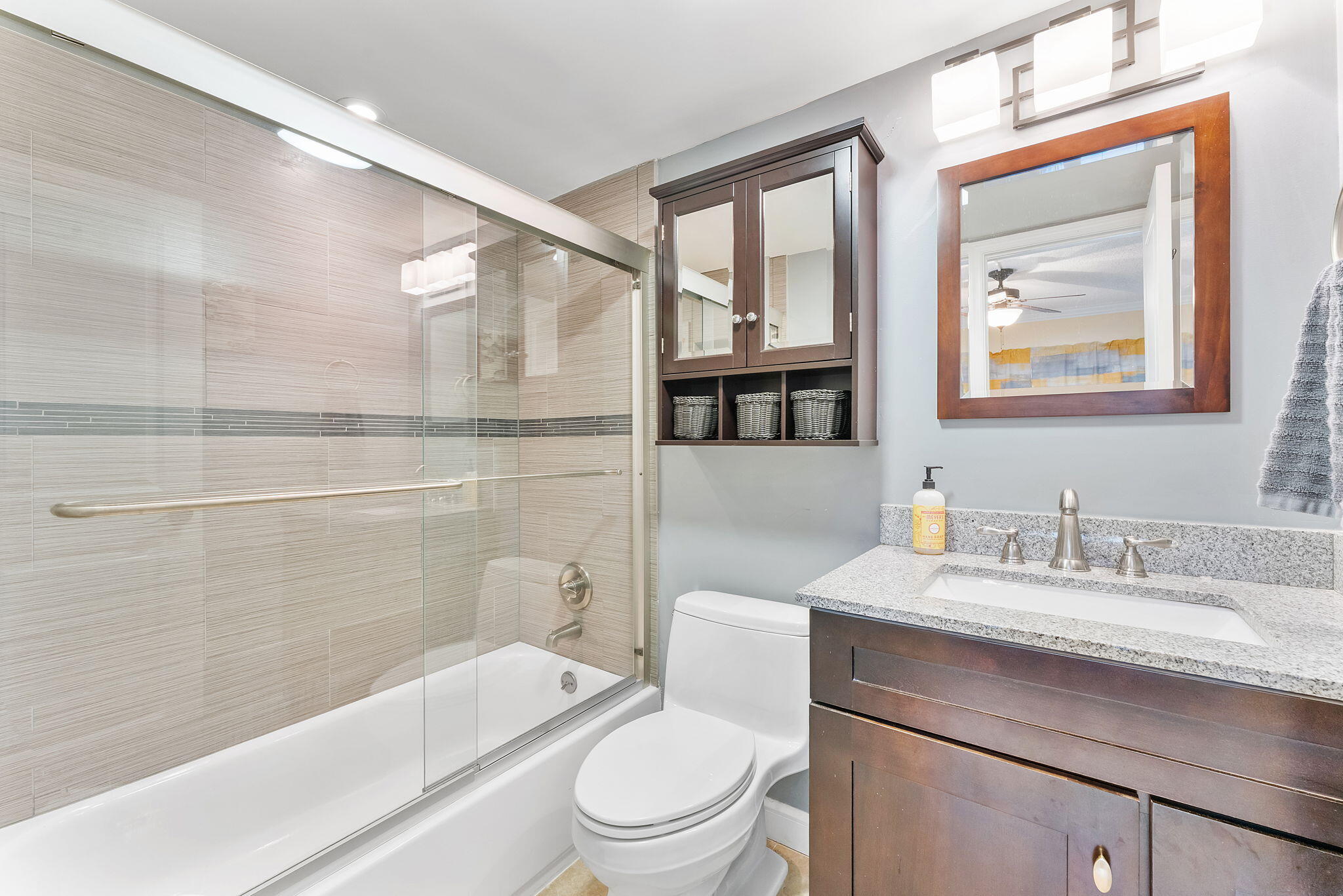 PENTHOUSE NORTH CONDO - Residential