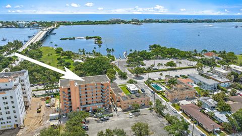 A home in Lake Worth Beach