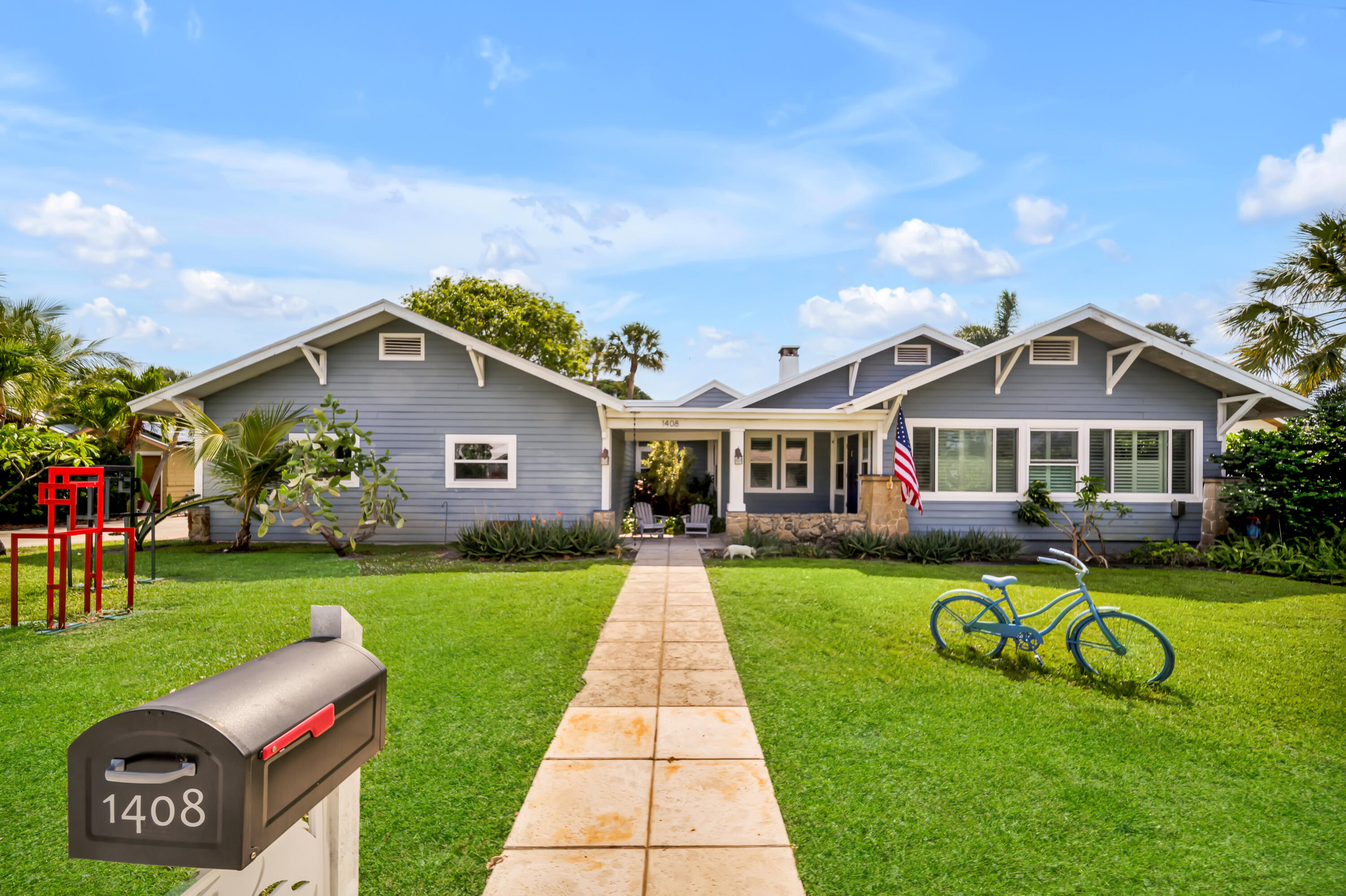 1408 N Lakeside Drive