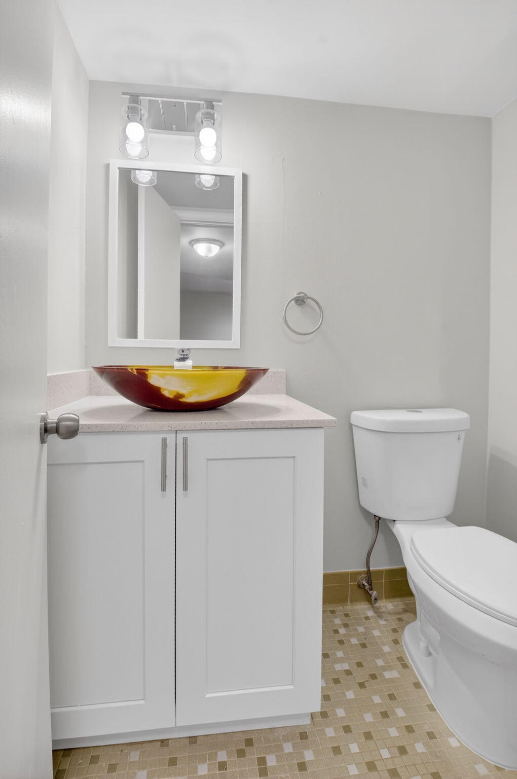 VILLAGE ROYALE CONDO 4 - Residential