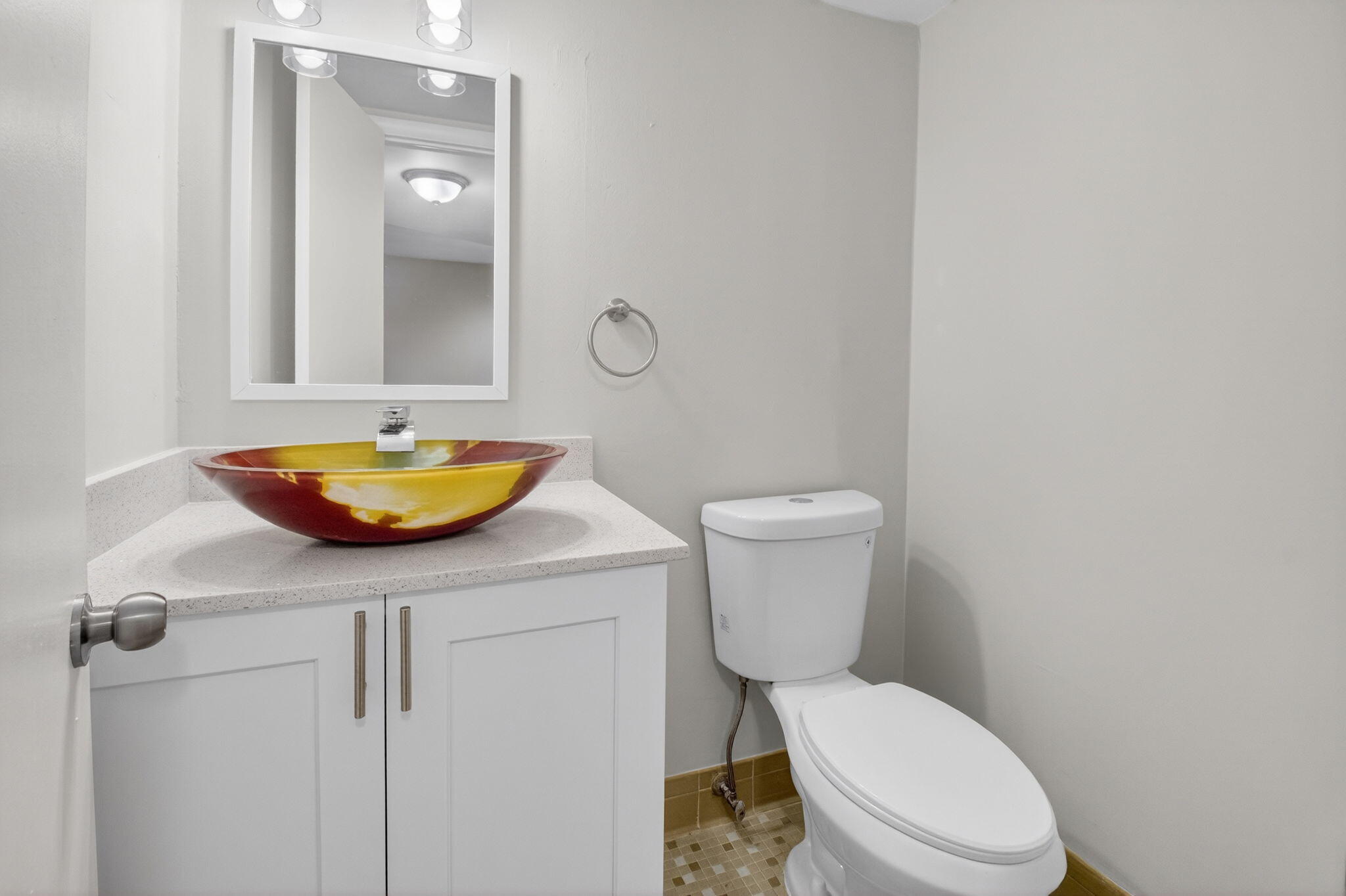 VILLAGE ROYALE CONDO 4 - Residential