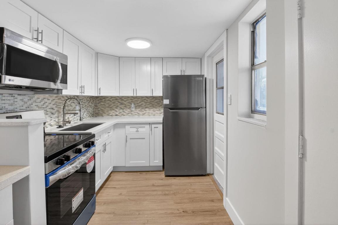 VILLAGE ROYALE CONDO 4 - Residential