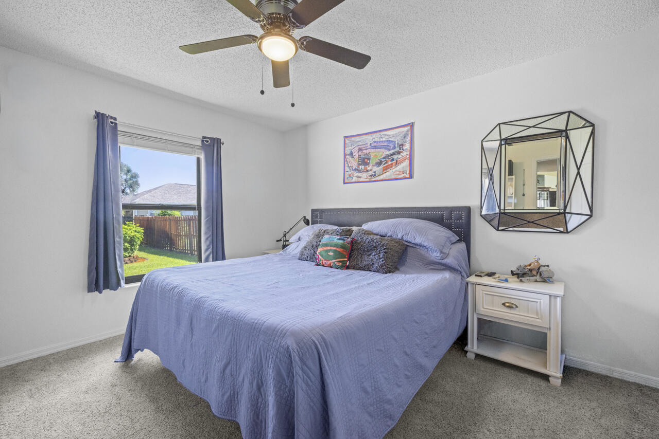 PORT ST LUCIE SECTION 33 - Residential